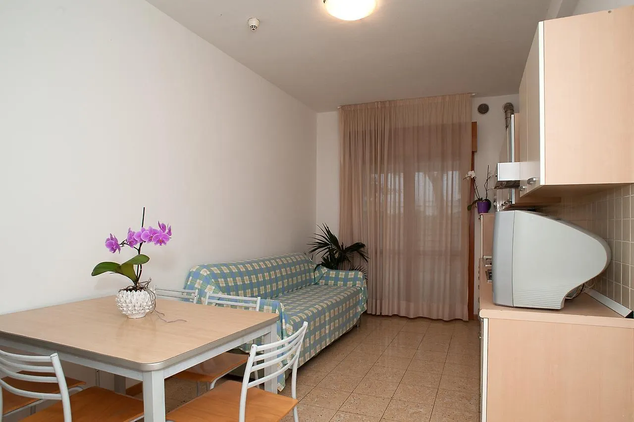 לידו די ג'סולו Residence Ca D'Oro מלון דירות