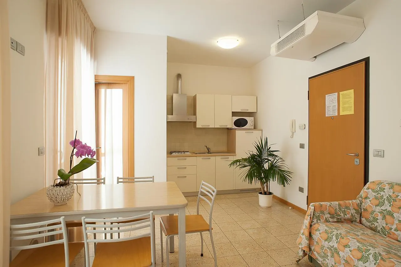 מלון דירות לידו די ג'סולו Residence Ca D'Oro איטליה