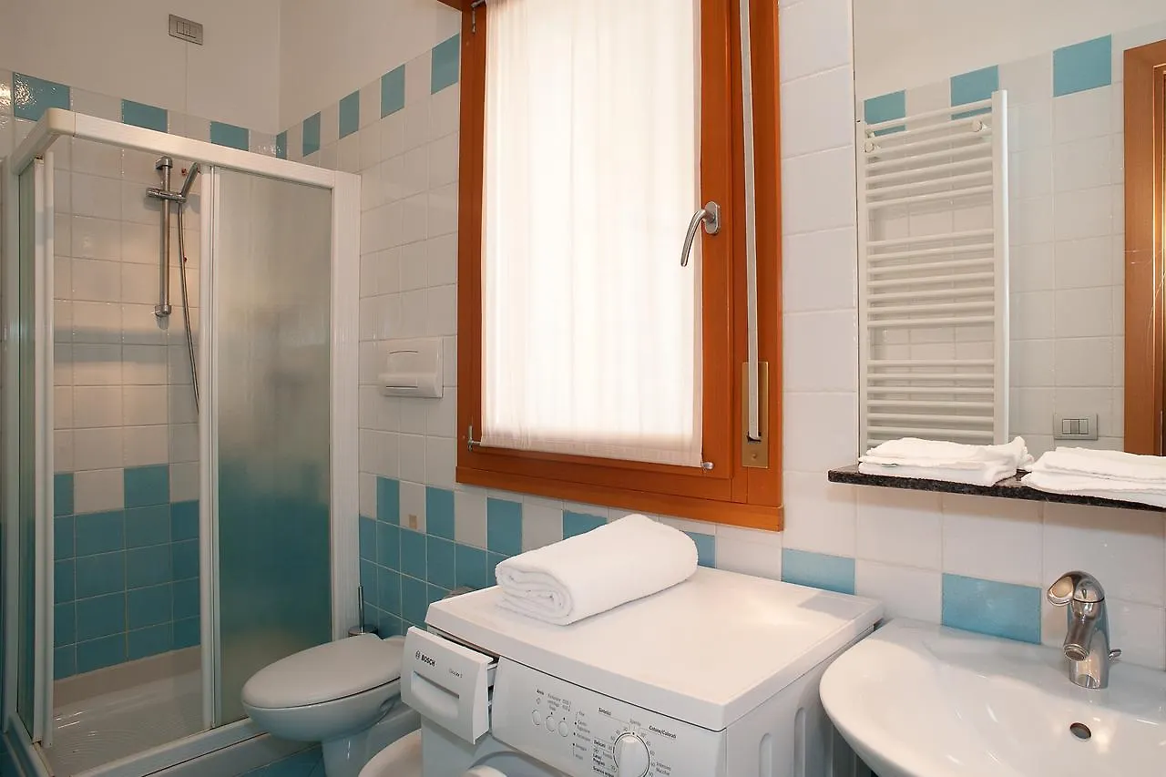 מלון דירות לידו די ג'סולו Residence Ca D'Oro איטליה